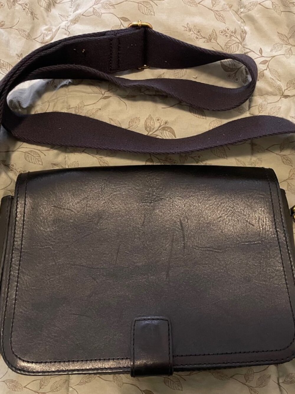 Madewell Black Leather Crossbody Bag Magnetic Closure